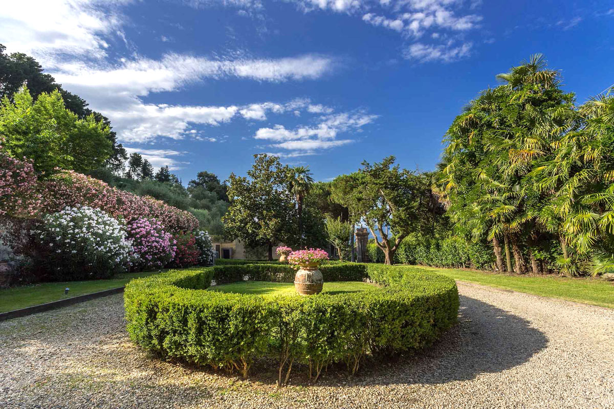 Lucca Aristocratic Villa | Tuscany