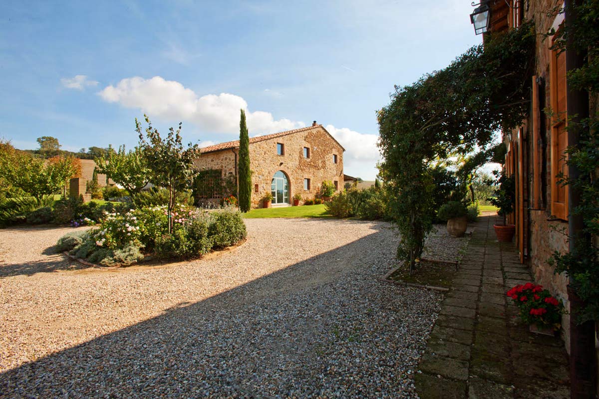 Val d’Orcia Colorful Villa | Tuscany