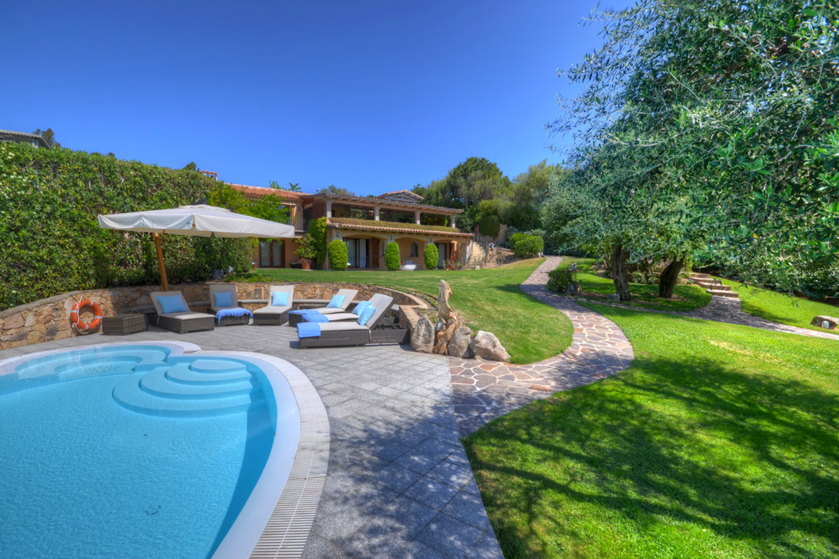 Emerald Coast Swimming Pool Villa | Sardinia