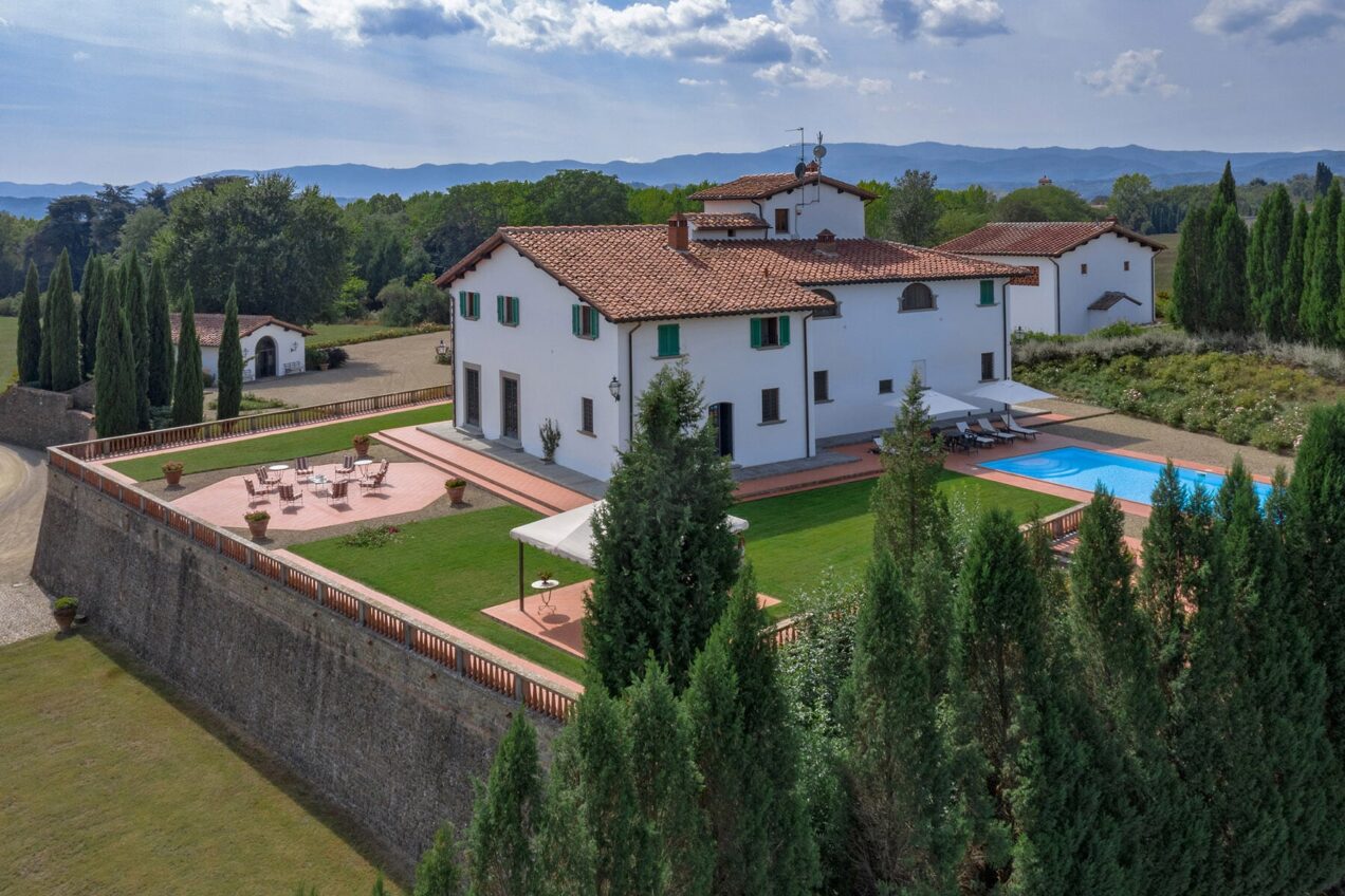 Valdarno Elegant Farmhouse | Tuscany