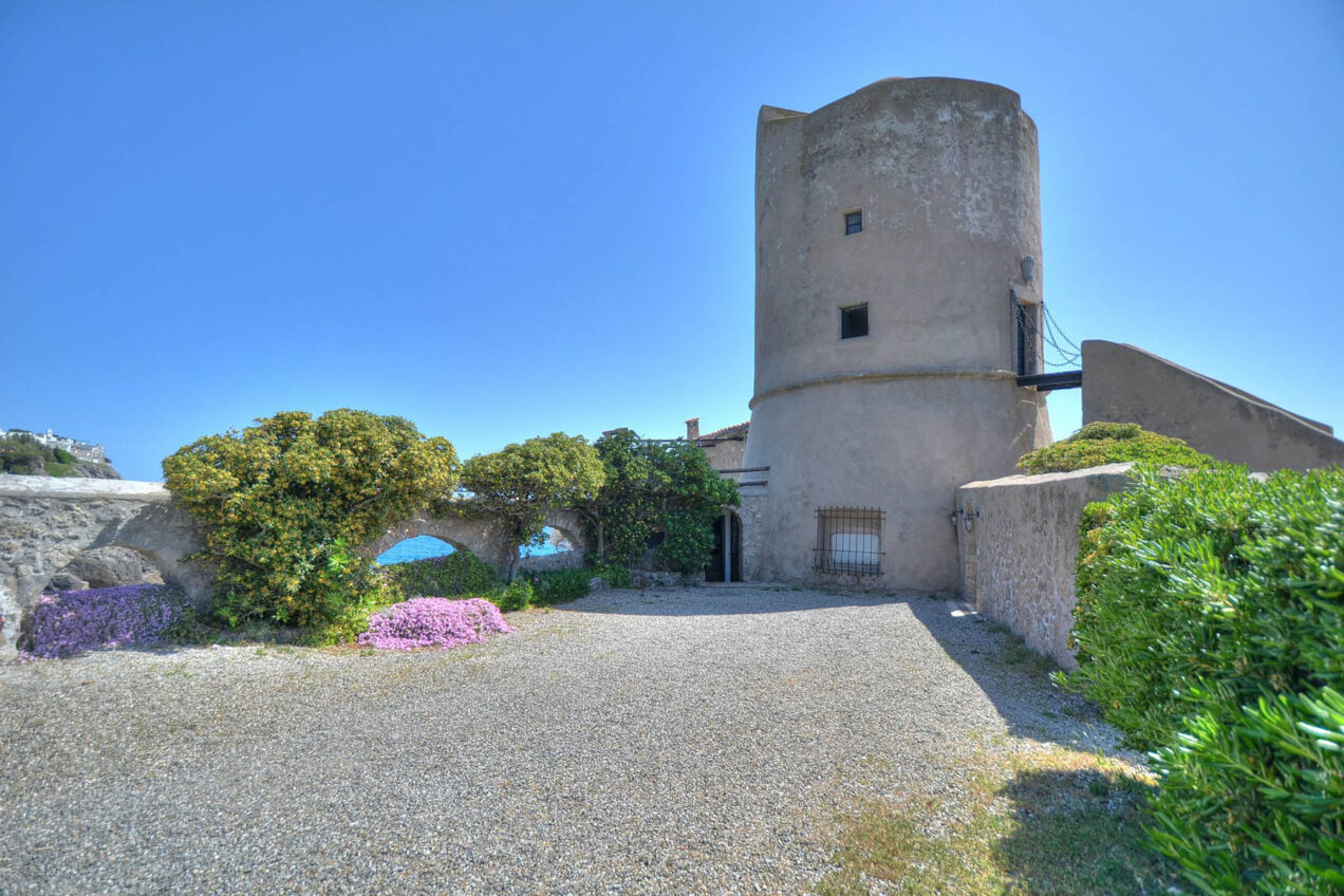 Ansedonia Tower by the Sea | Tuscany