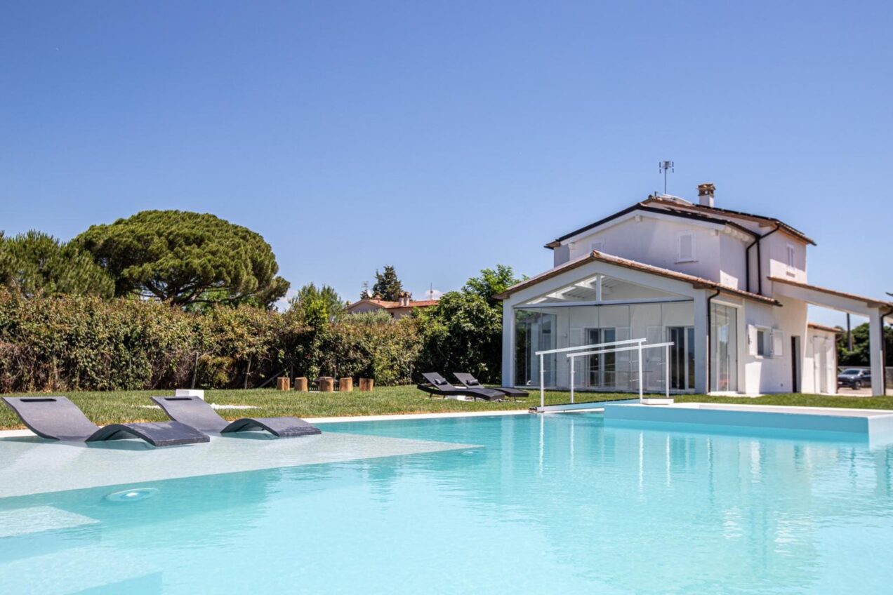 Capalbio White Villa | Tuscany